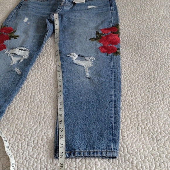 NWT Levi's 501 W24 L26 Taper Cropped Jean - Picture 8 of 17